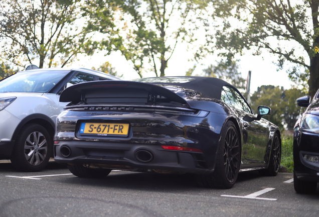 Porsche 992 Carrera 4 GTS Cabriolet