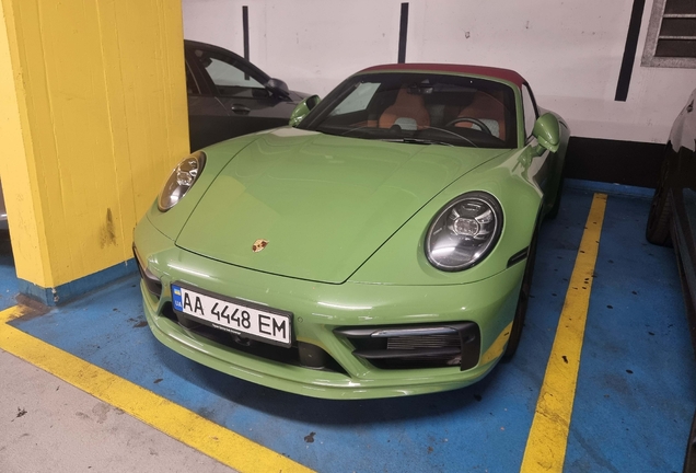 Porsche 992 Carrera 4S Cabriolet