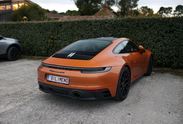 Porsche 992 Carrera GTS