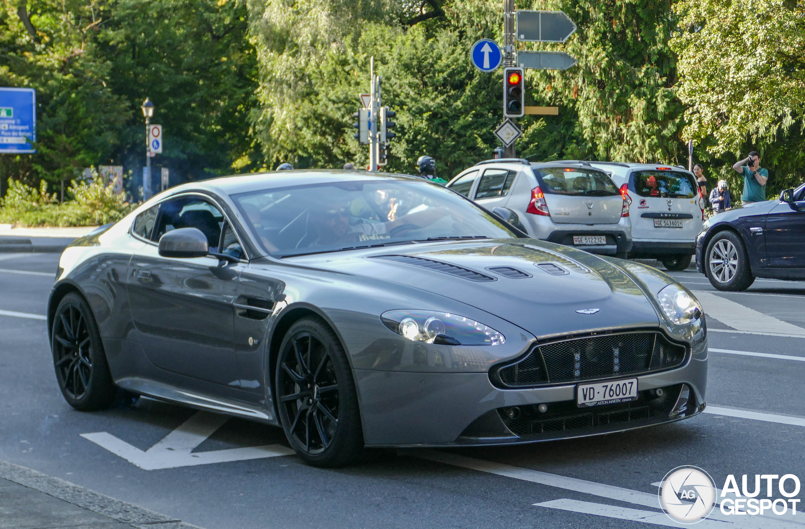 Aston Martin V12 Vantage S