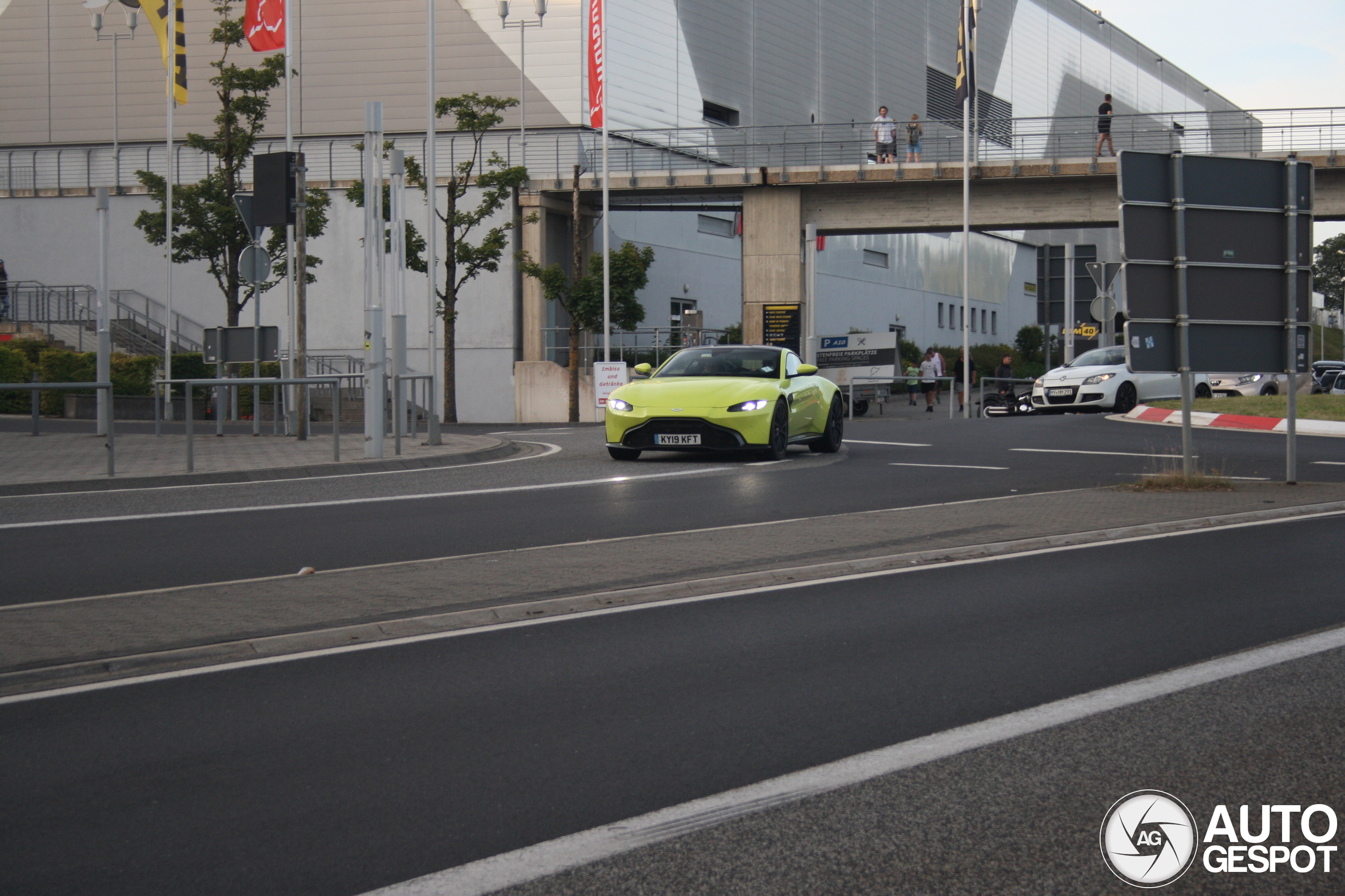 Aston Martin V8 Vantage 2018