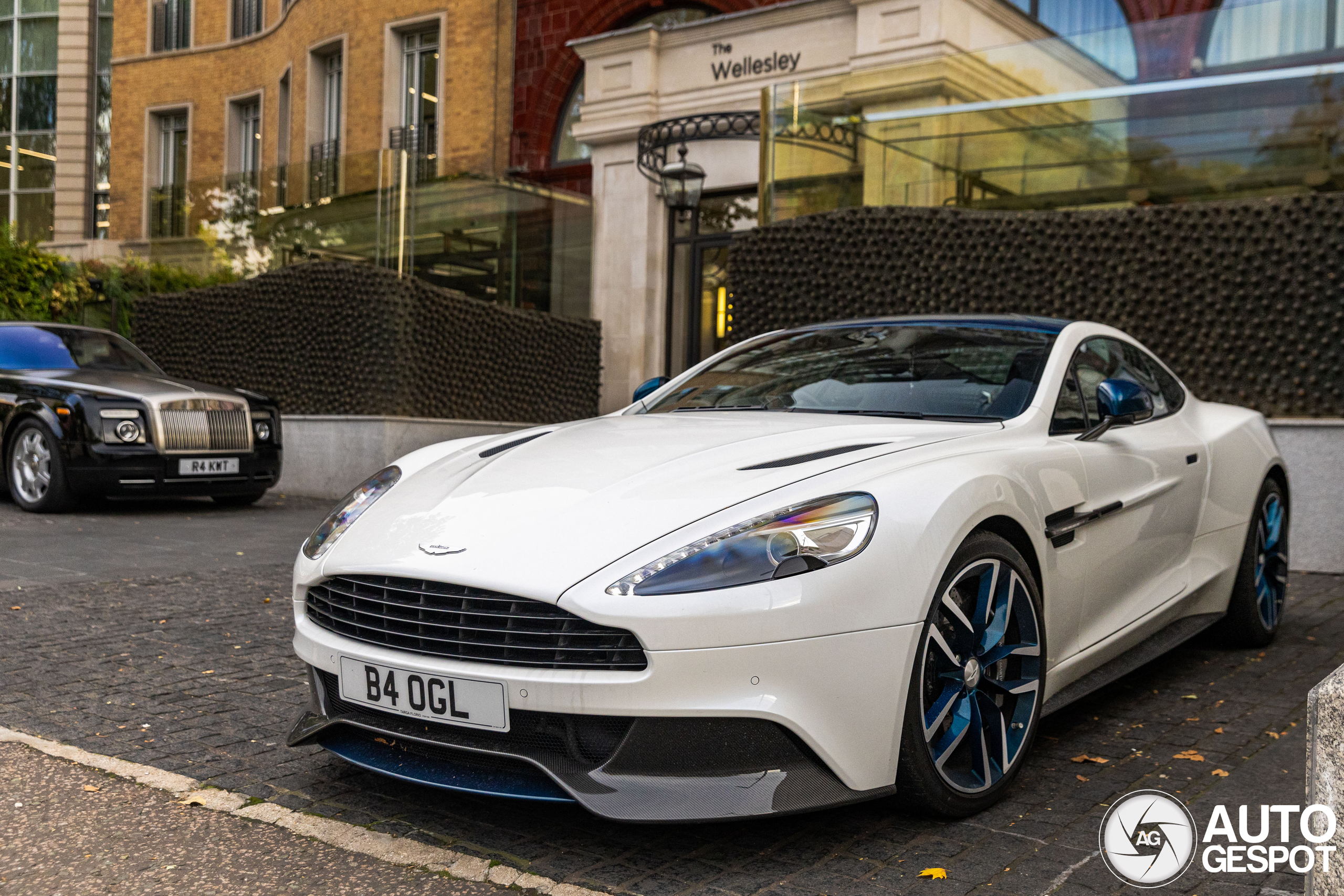 Aston Martin Vanquish 2013