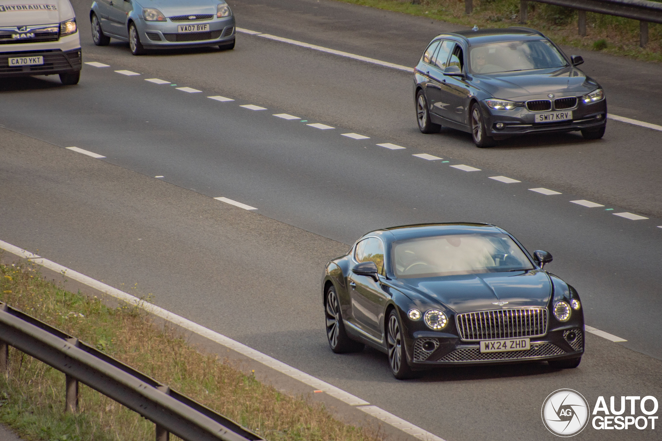 Bentley Continental GT V8 Azure 2024