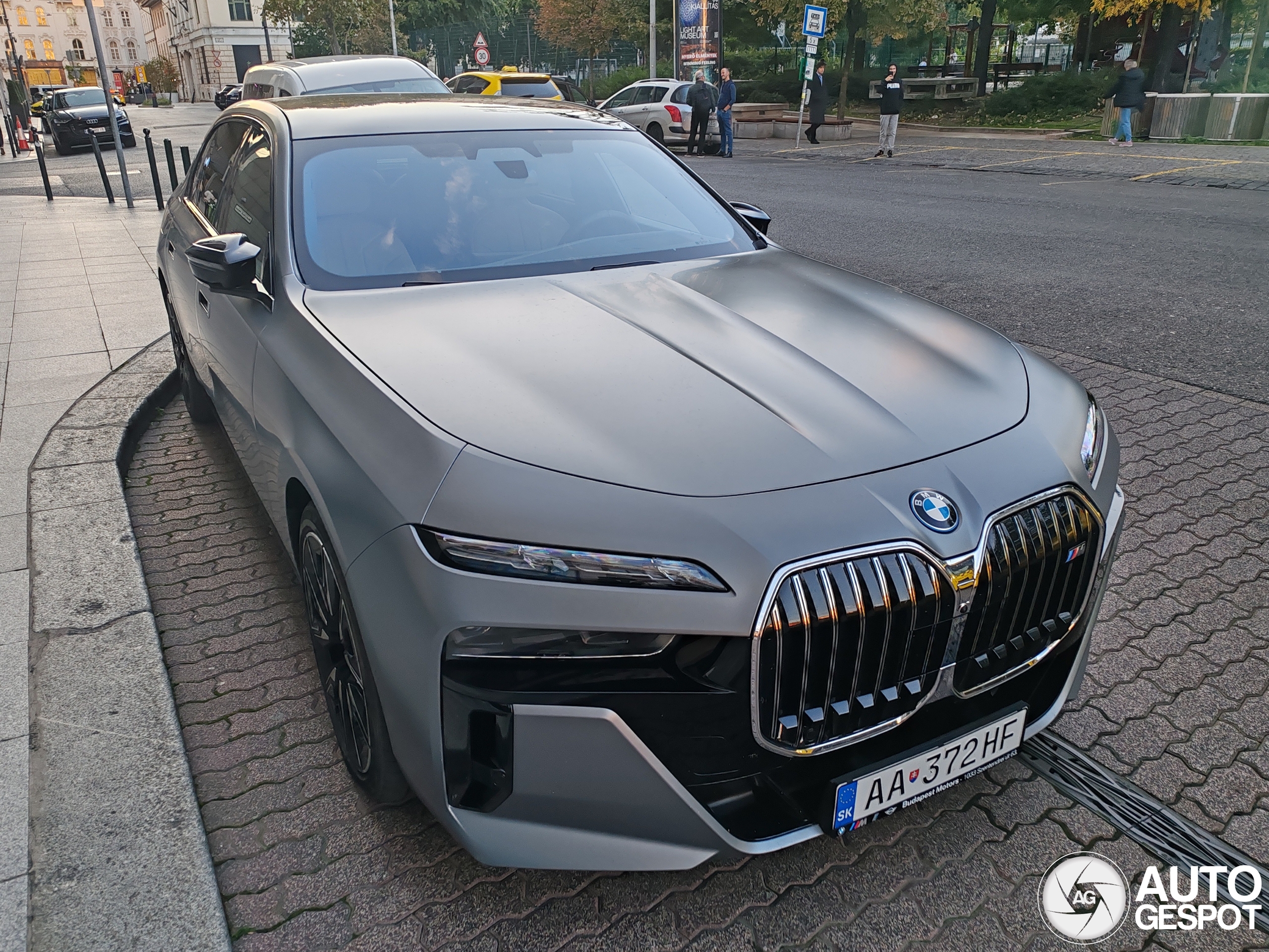 BMW M760e xDrive