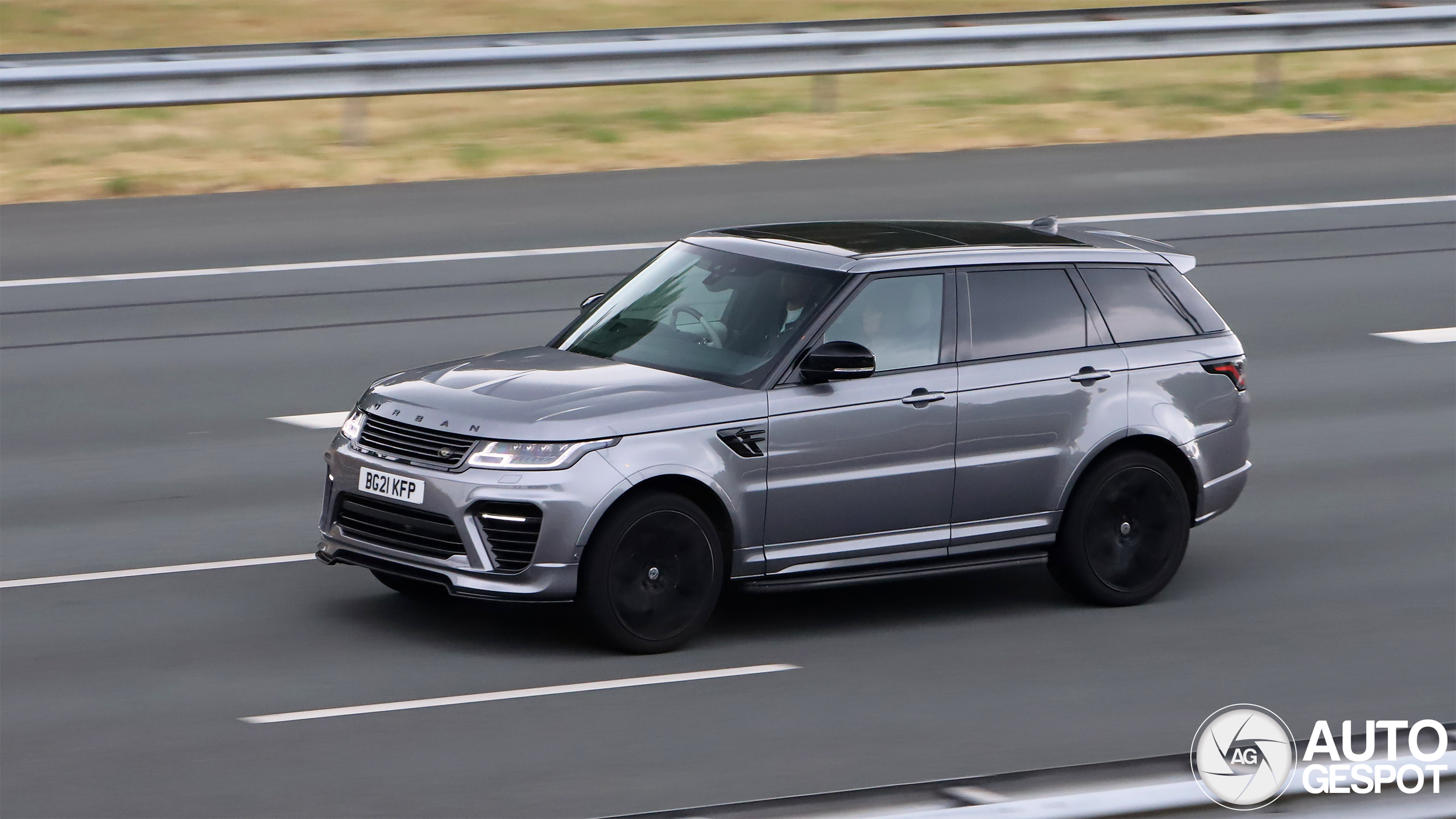 Land Rover Urban Range Rover Sport SVR 2018