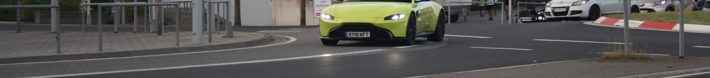 Aston Martin V8 Vantage 2018