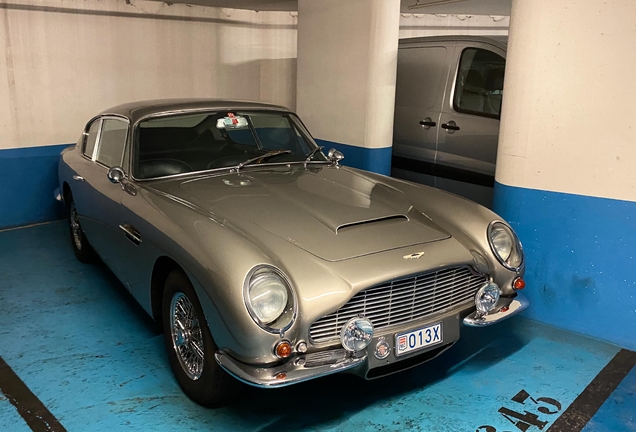 Aston Martin DB6 Vantage MKI