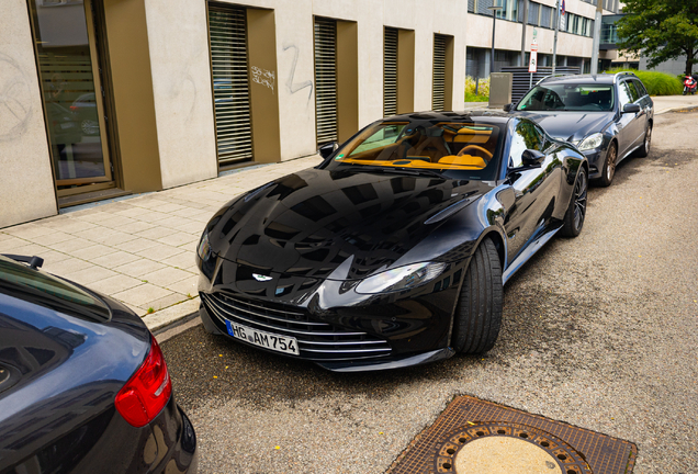 Aston Martin V8 Vantage 2018