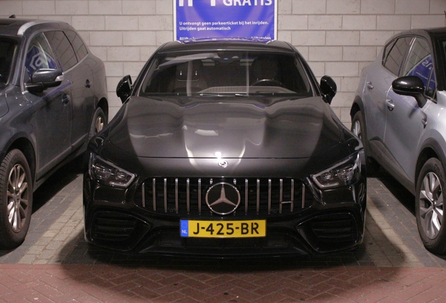 Mercedes-AMG GT 63 S X290