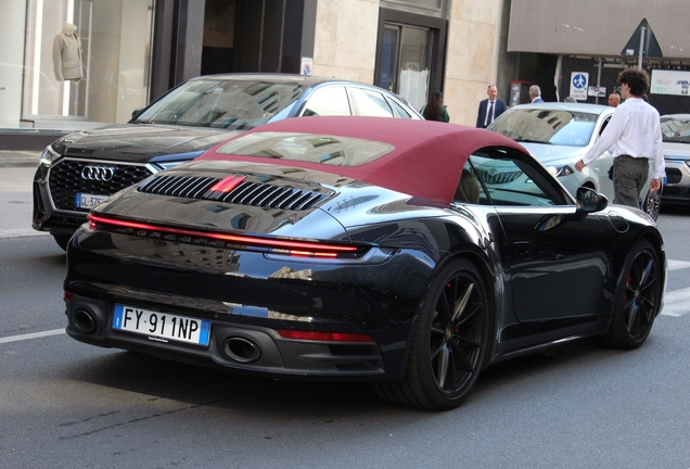 Porsche 992 Carrera 4S Cabriolet