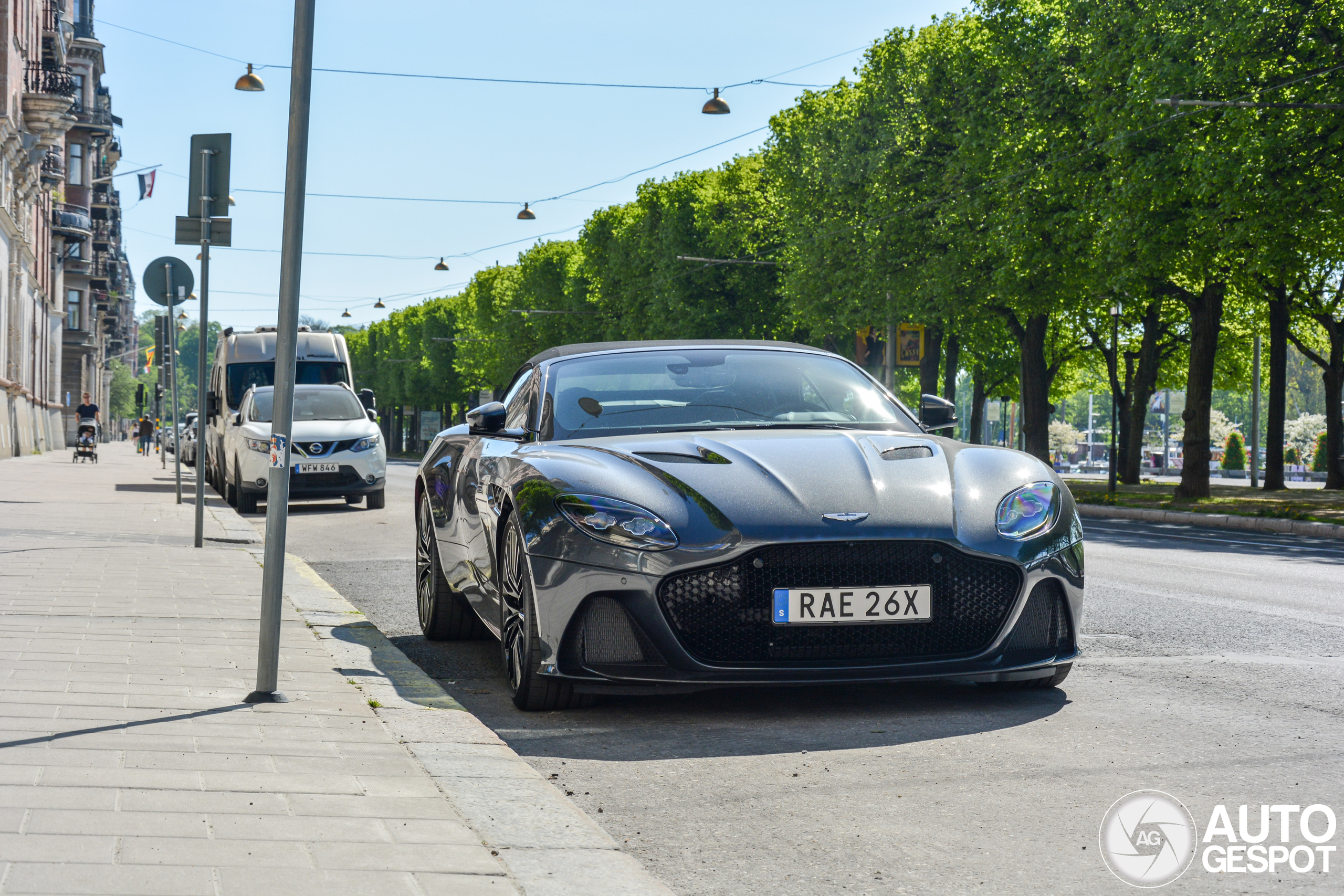 Aston Martin DBS Superleggera Volante