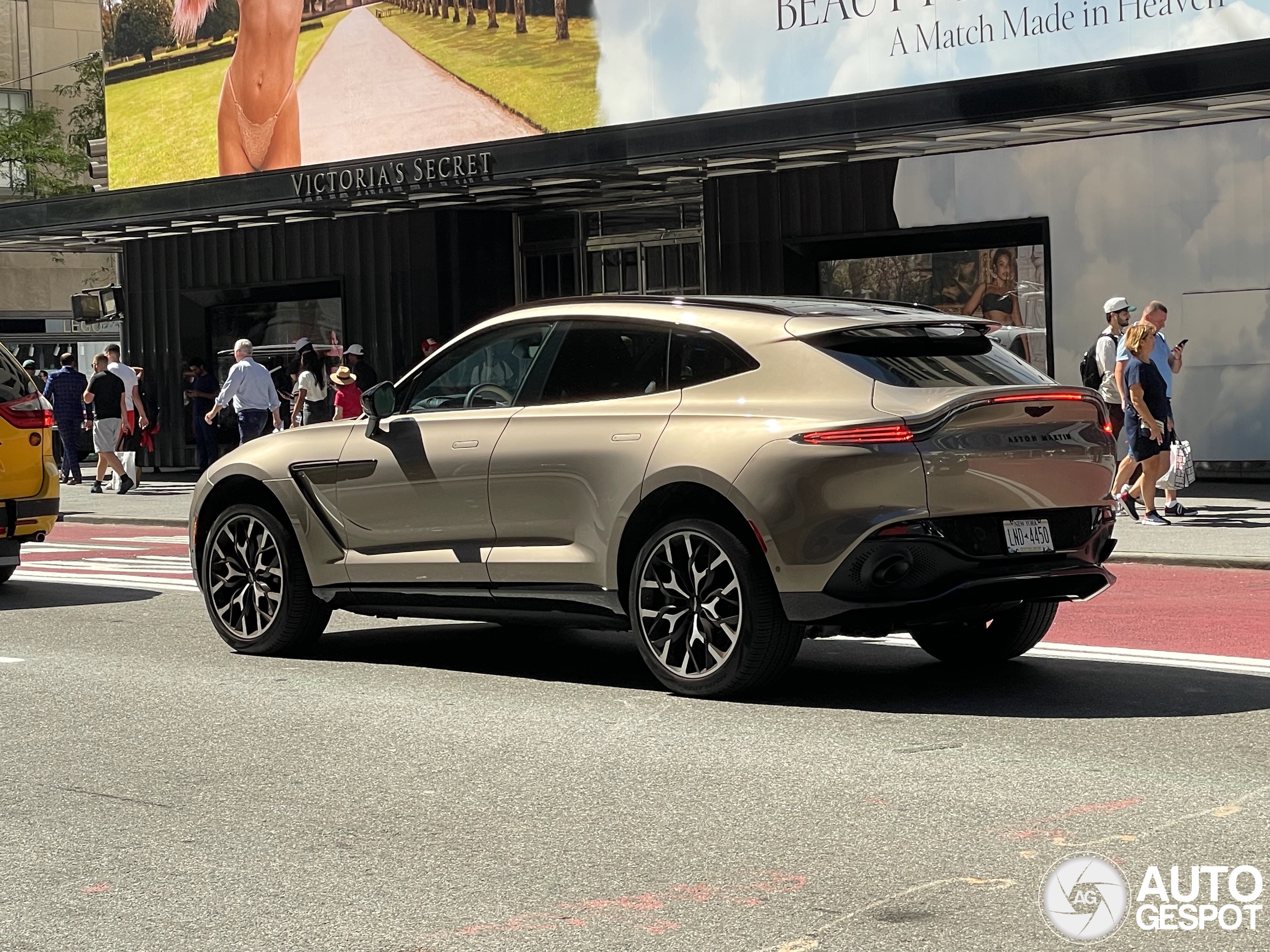 Aston Martin DBX