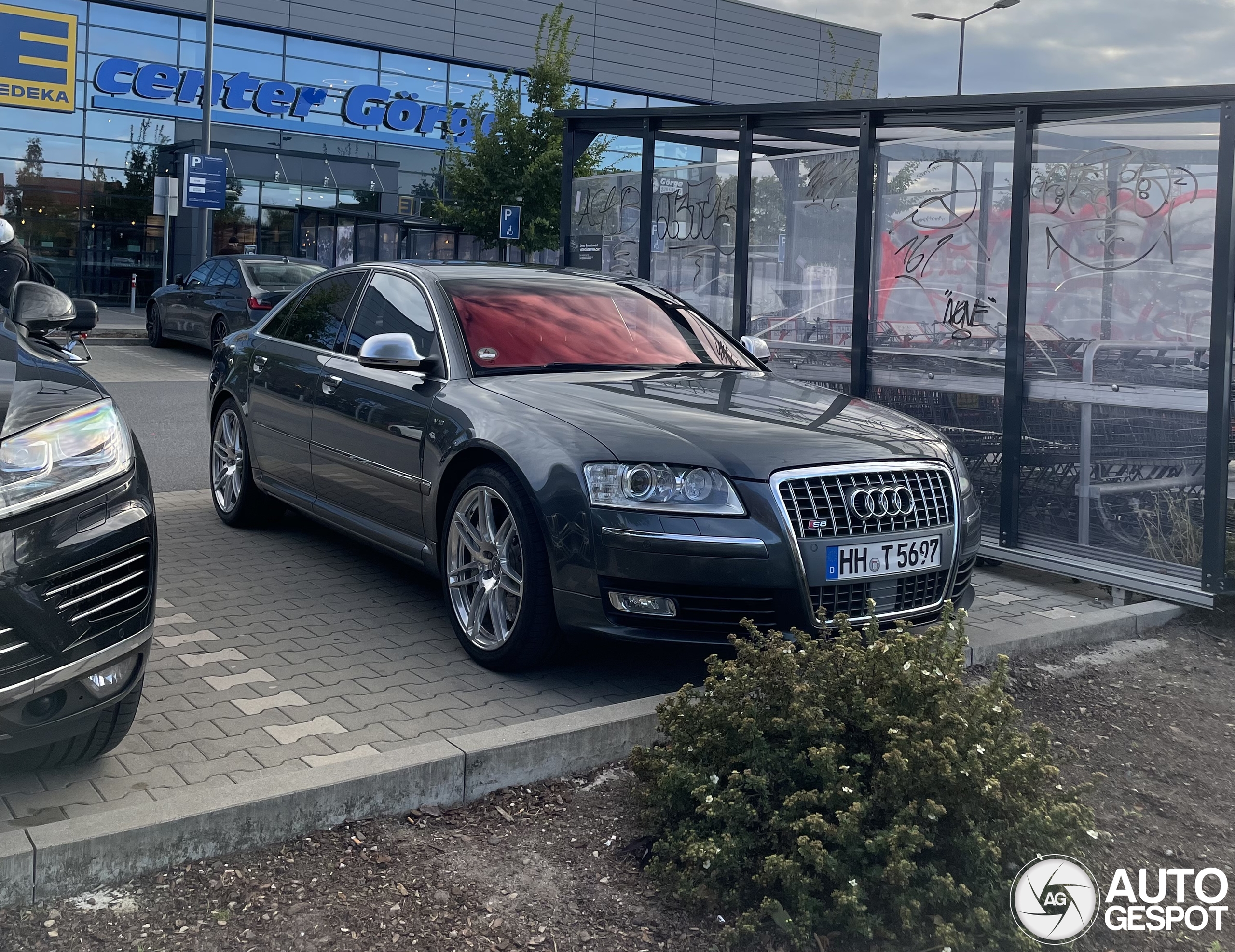 Audi S8 D3