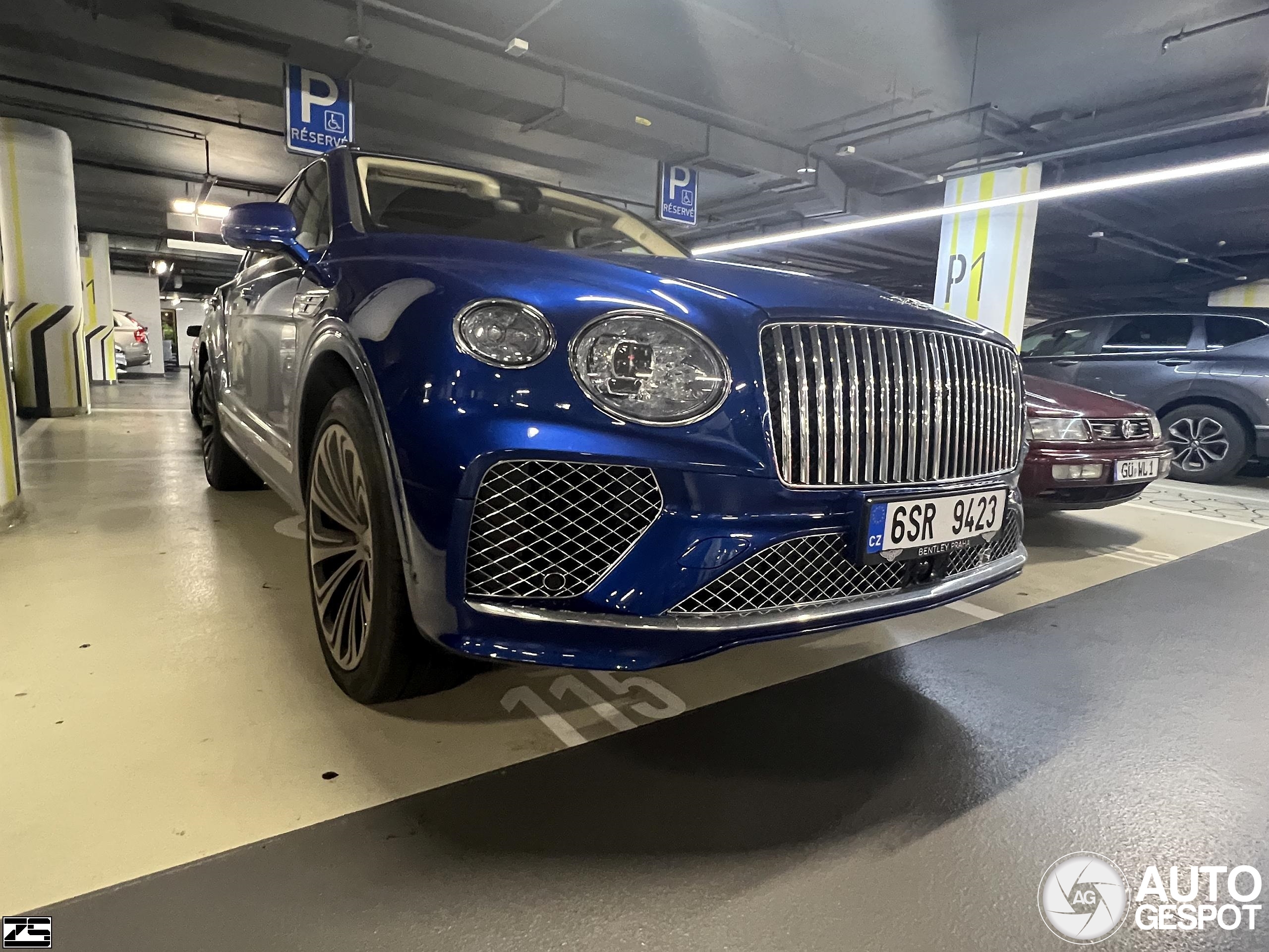 Bentley Bentayga Azure EWB