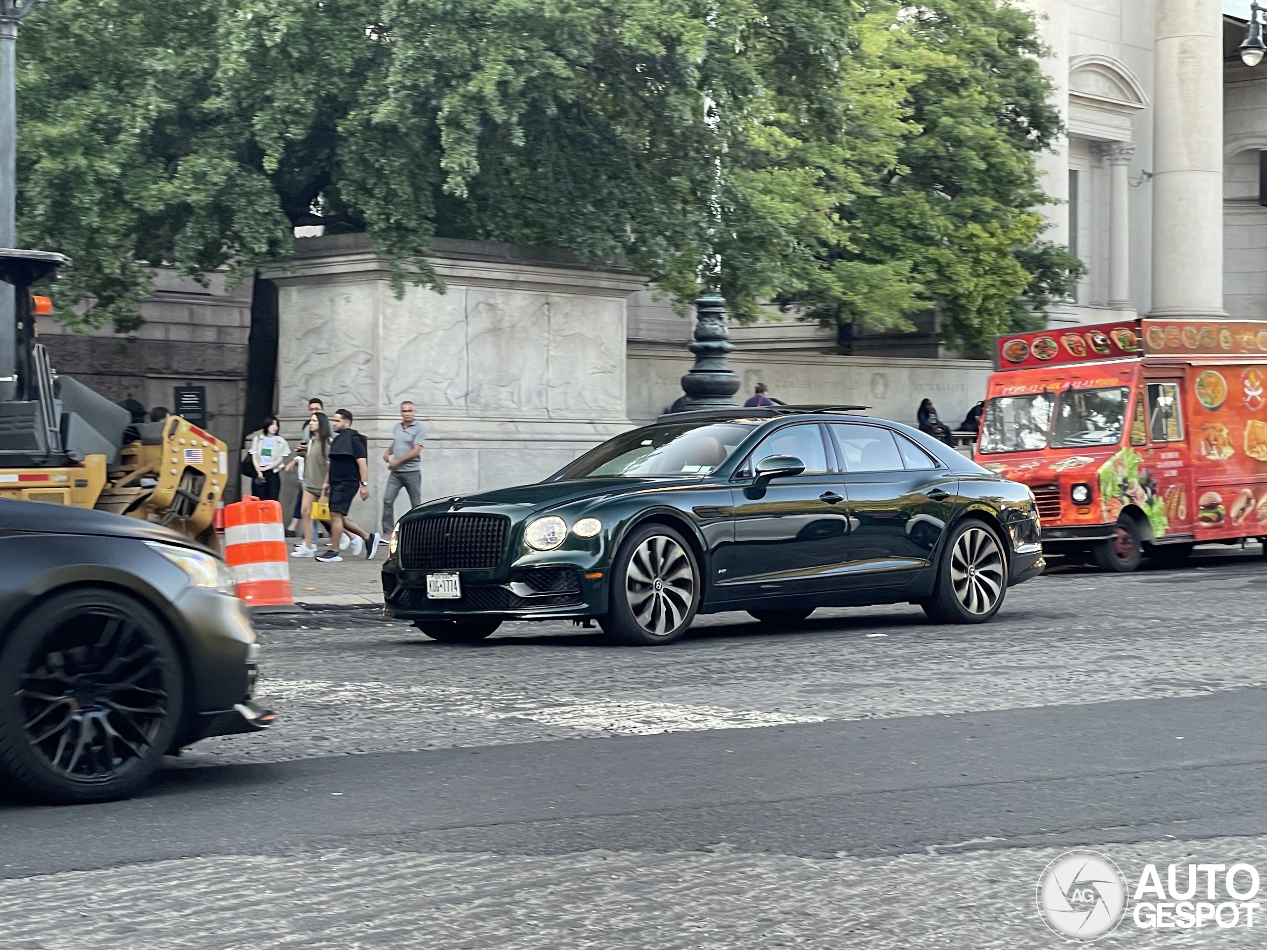 Bentley Flying Spur V8 2021