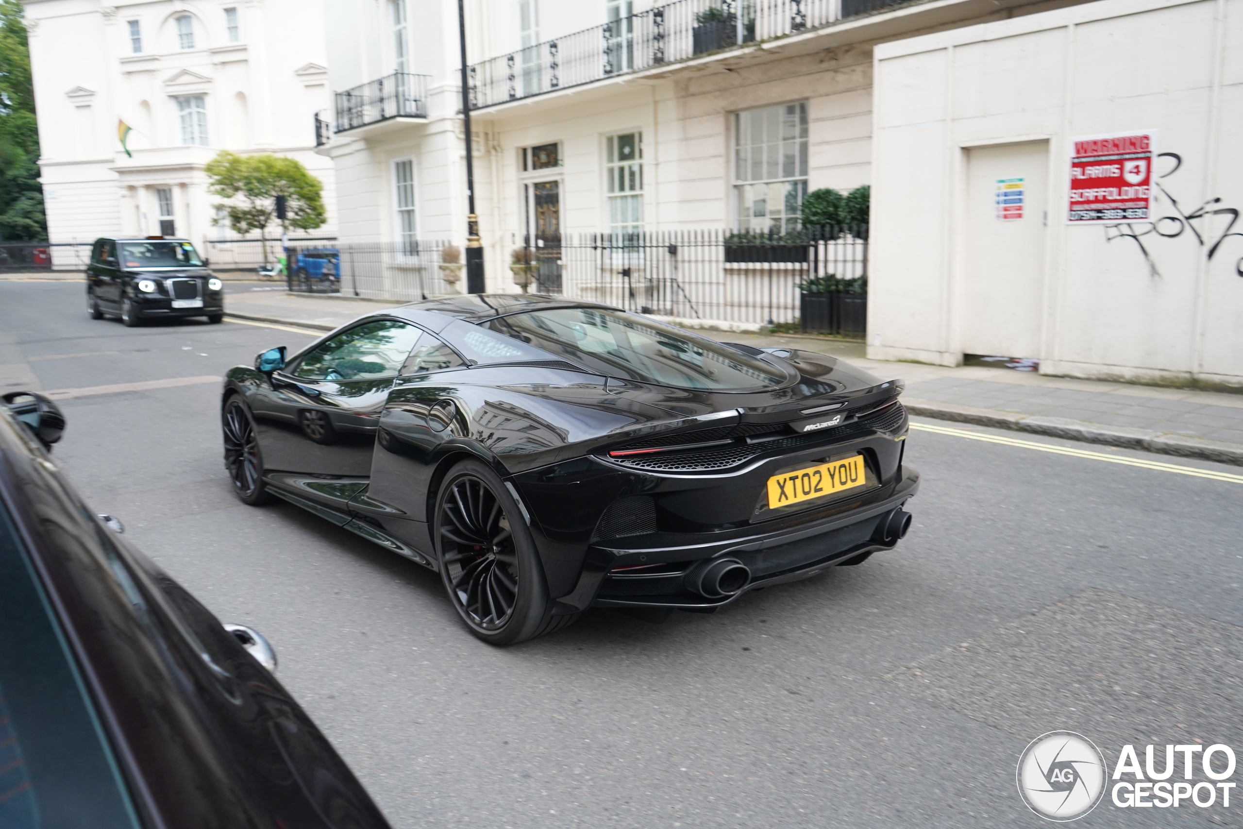 McLaren GT