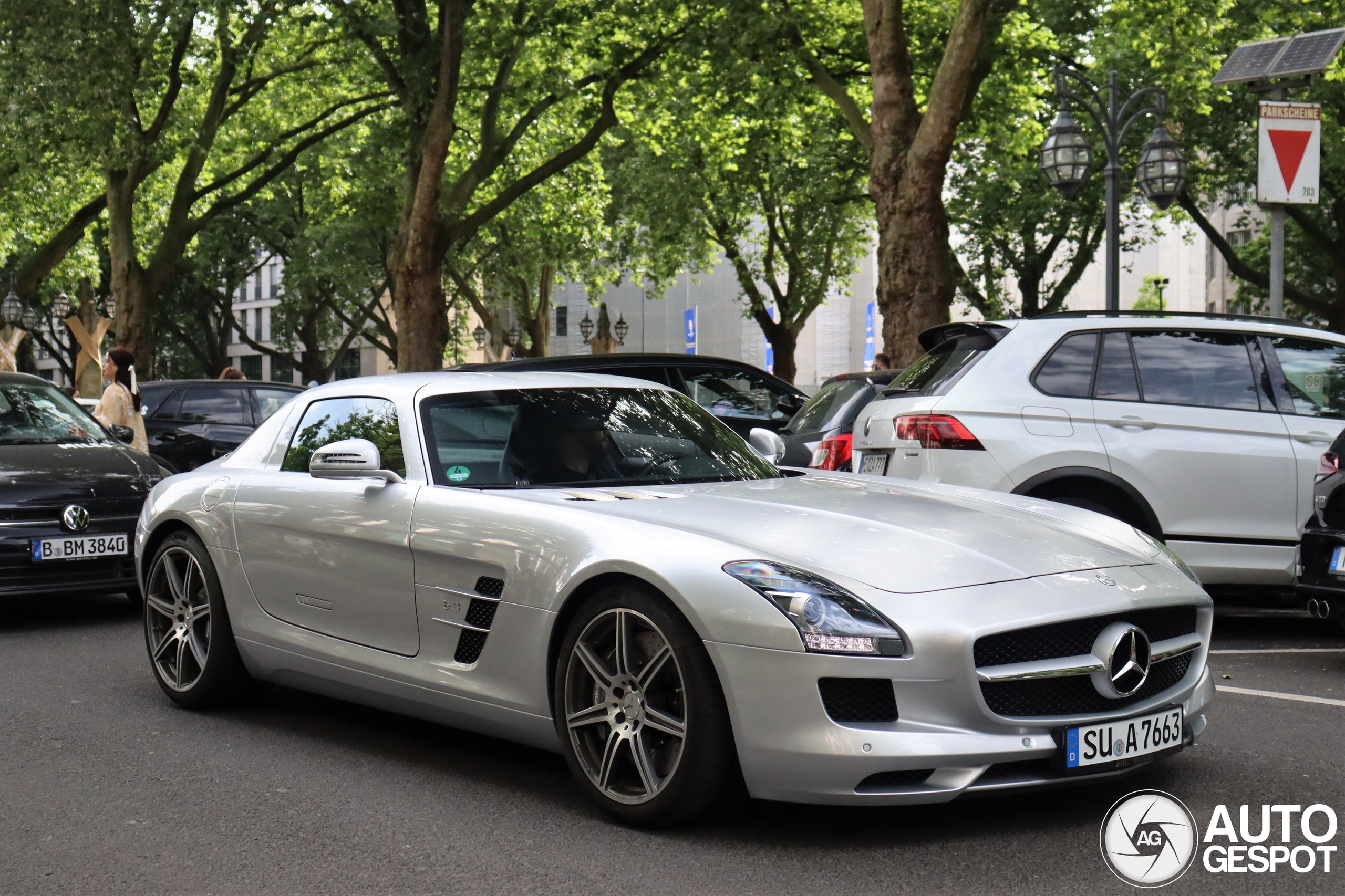 Mercedes-Benz SLS AMG