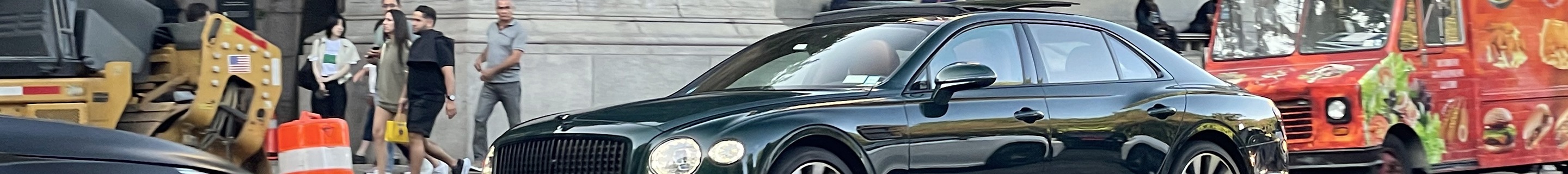 Bentley Flying Spur V8 2021