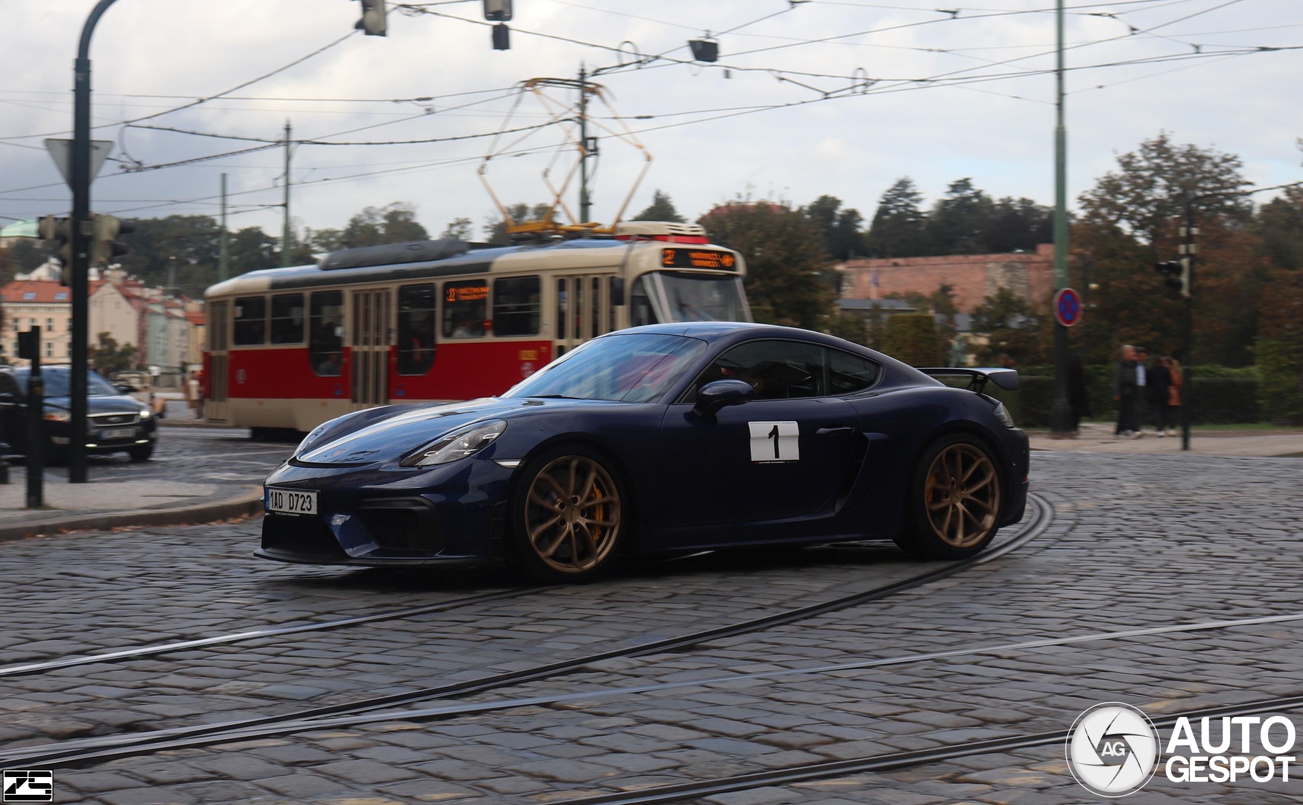 Porsche 718 Cayman GT4