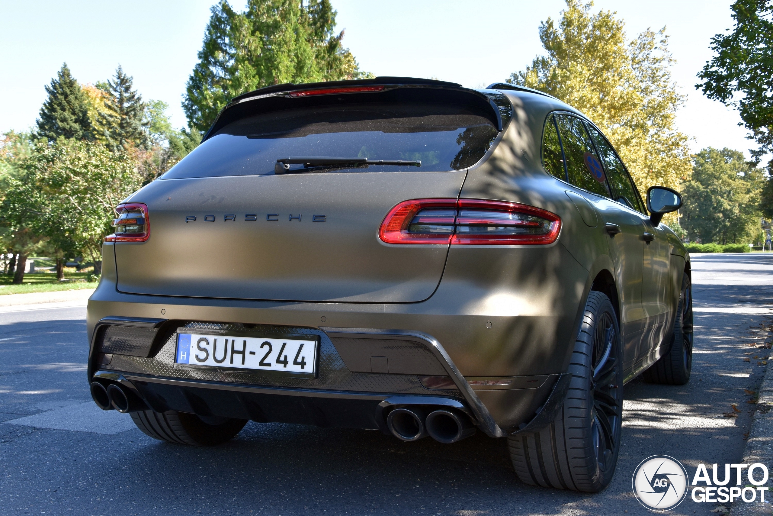 Porsche 95B Macan Turbo