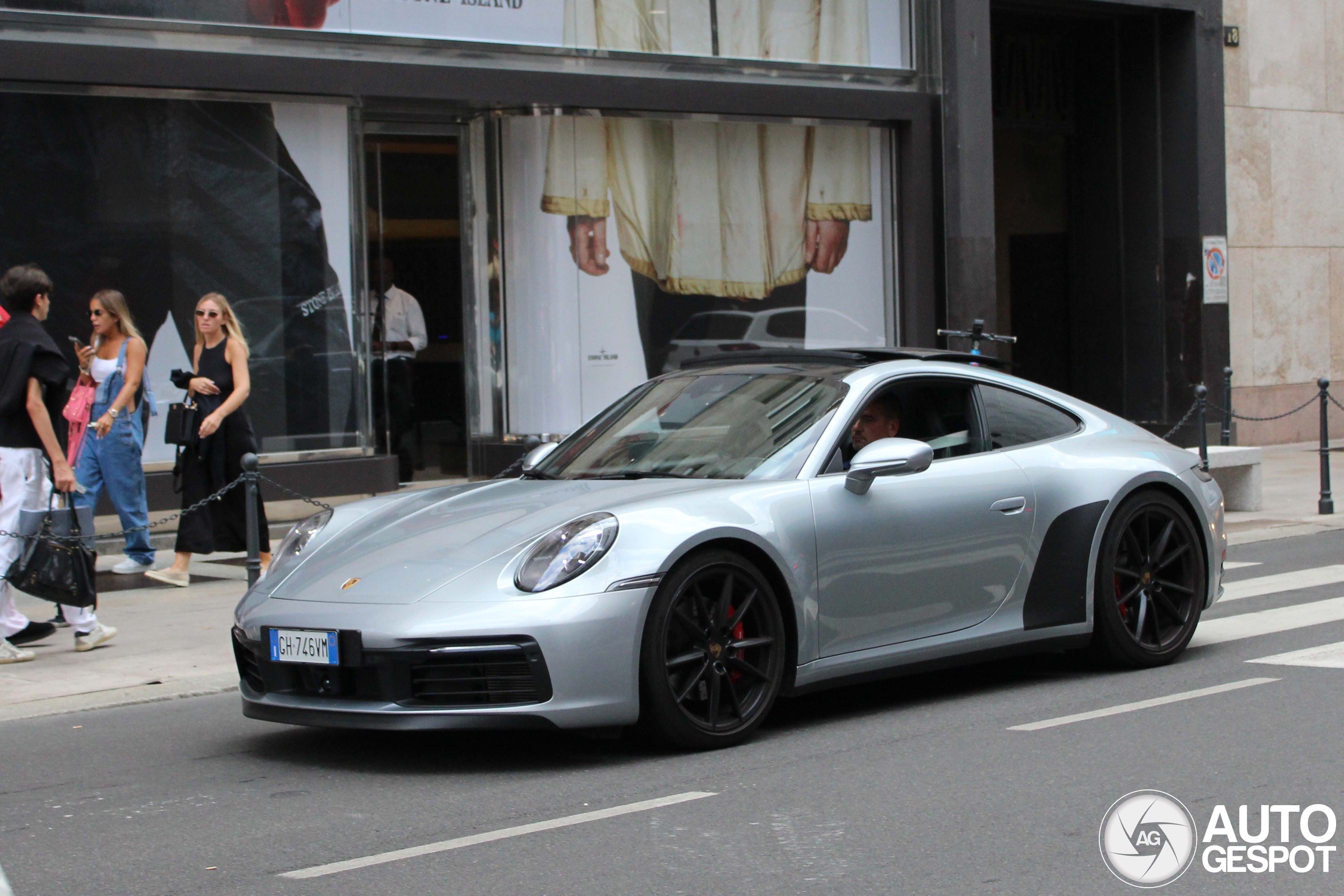 Porsche 992 Carrera 4S