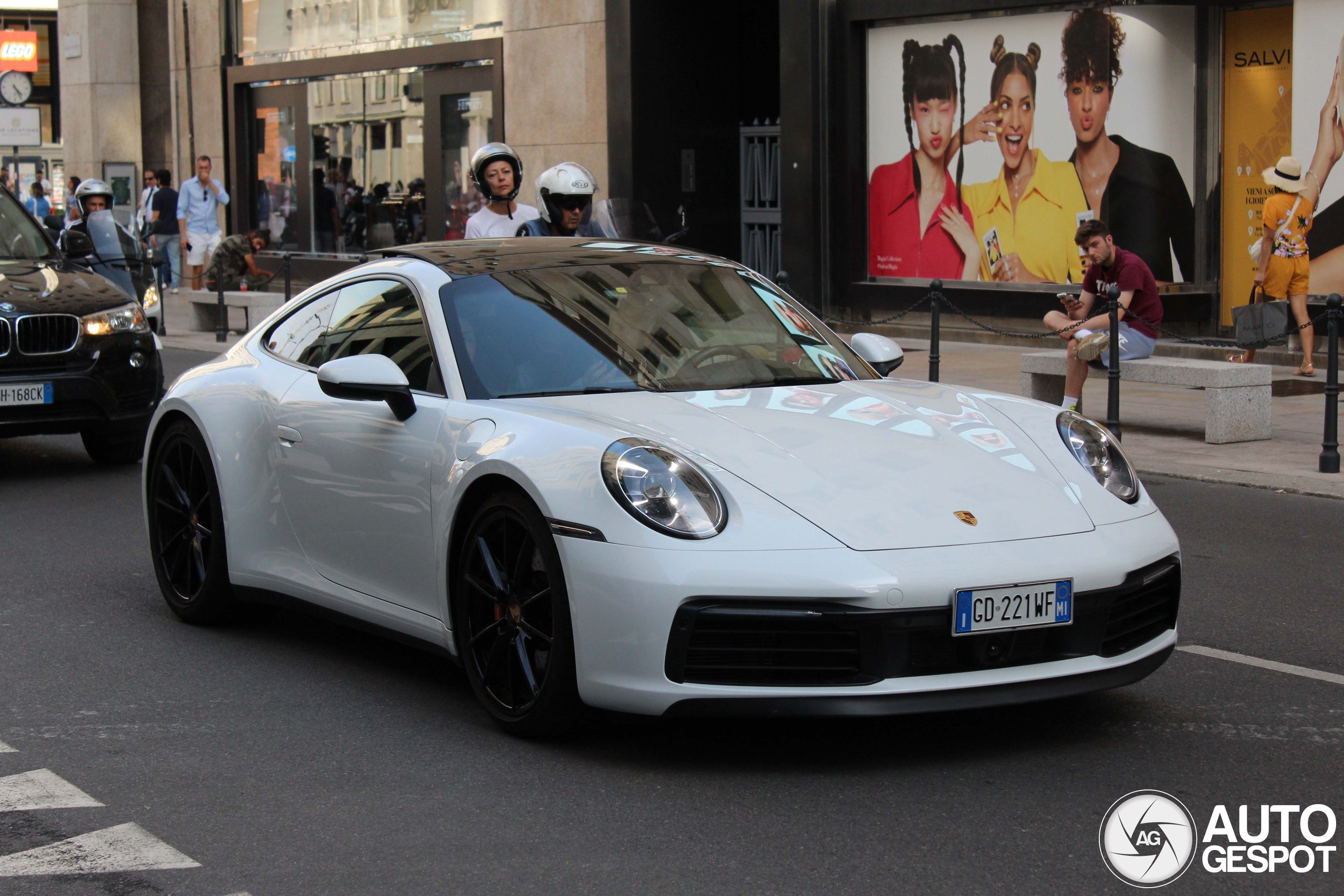 Porsche 992 Carrera 4S