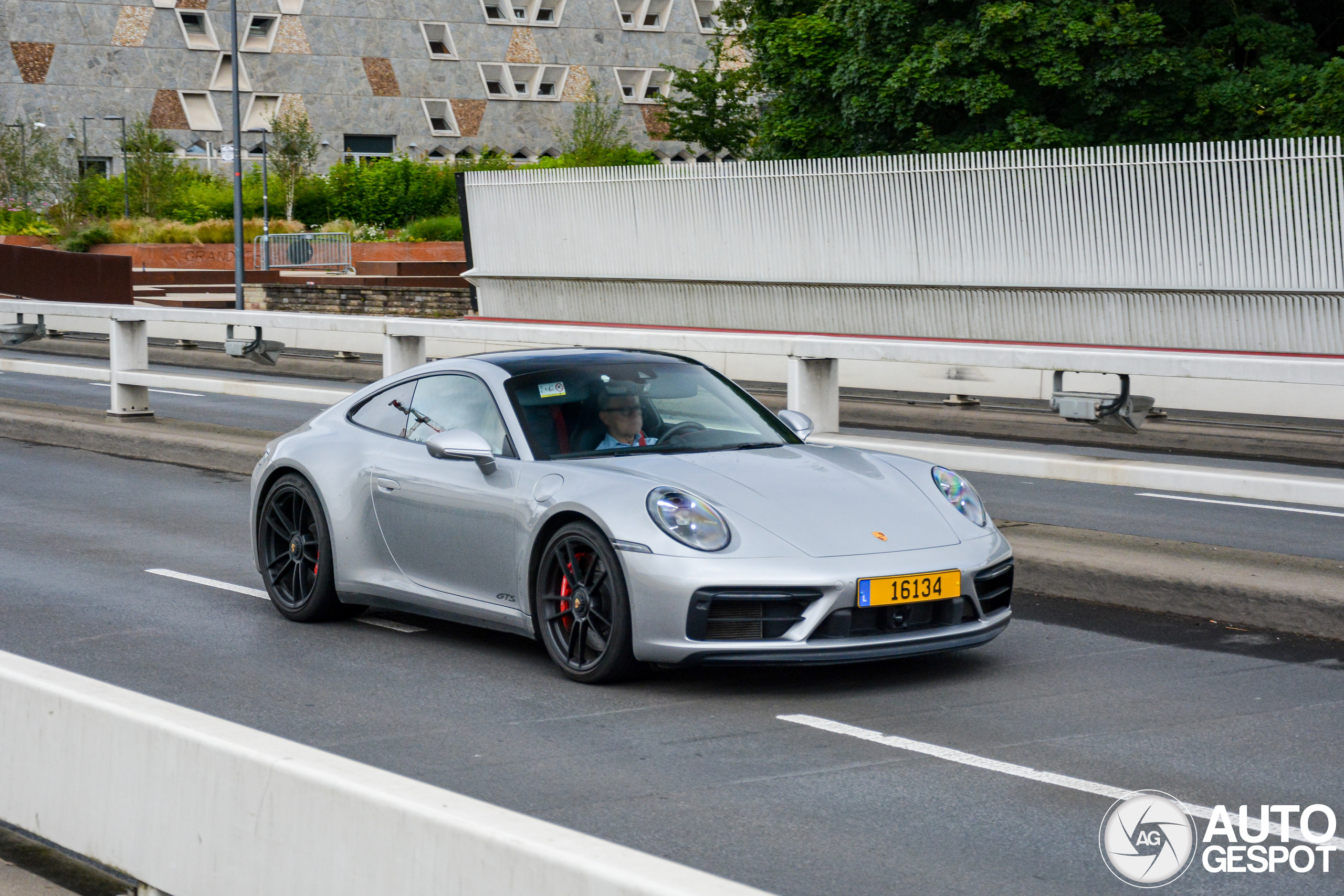 Porsche 992 Carrera GTS