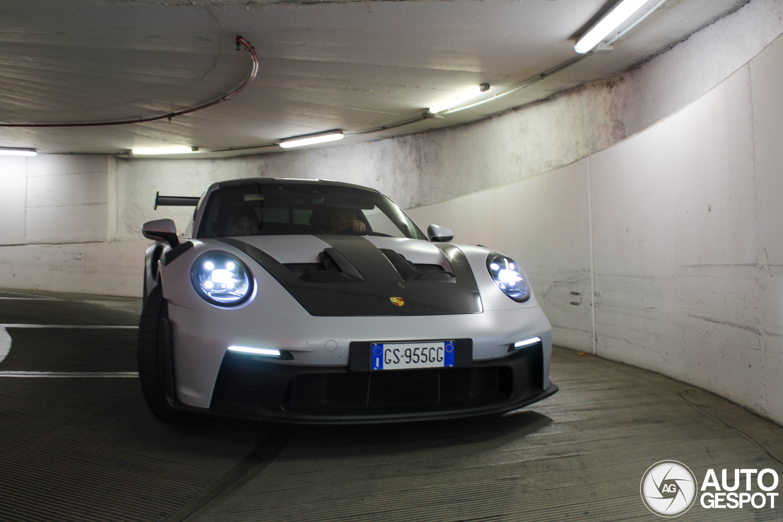 Porsche 992 GT3 RS Weissach Package