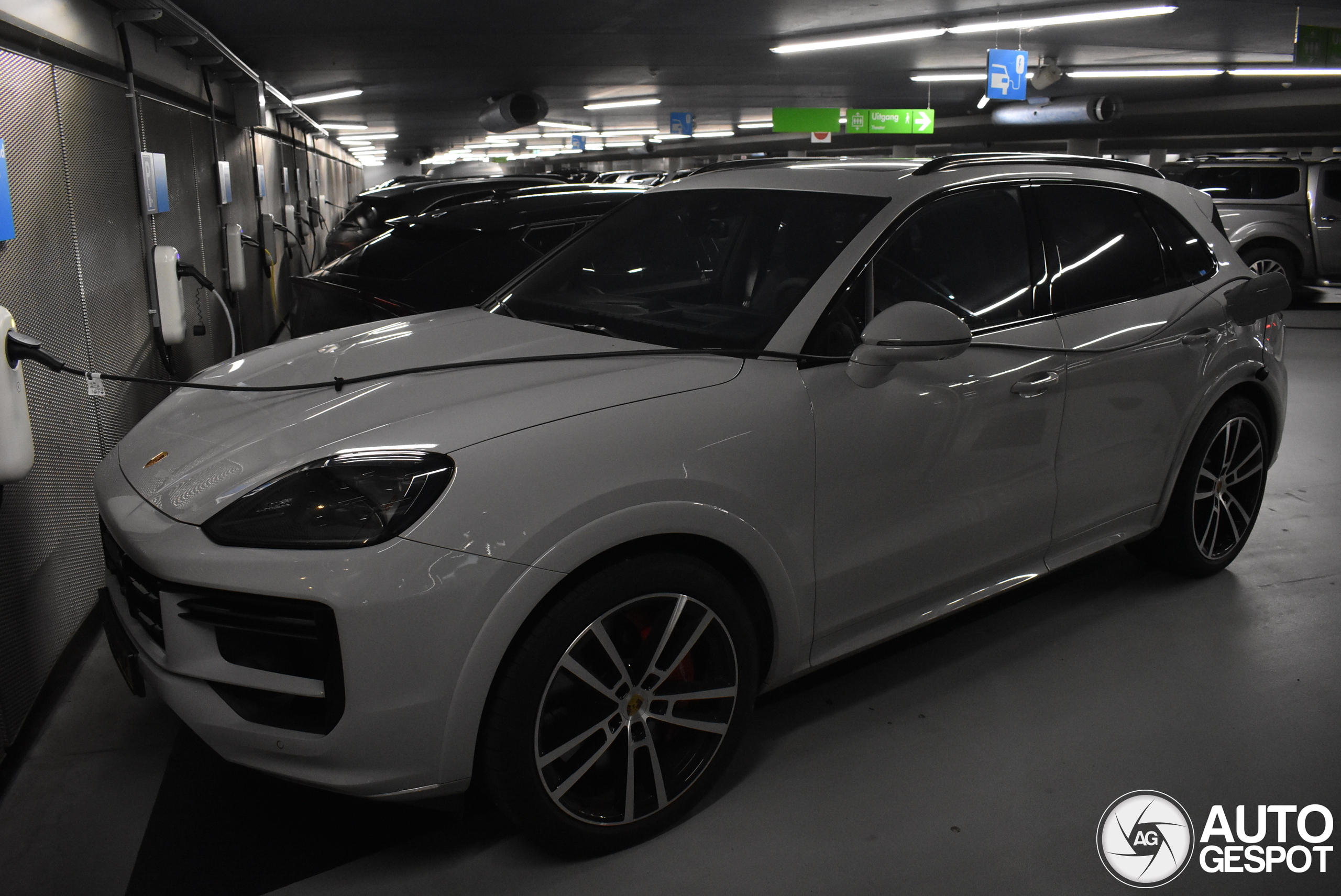 Porsche 9YA Cayenne Turbo E-Hybrid