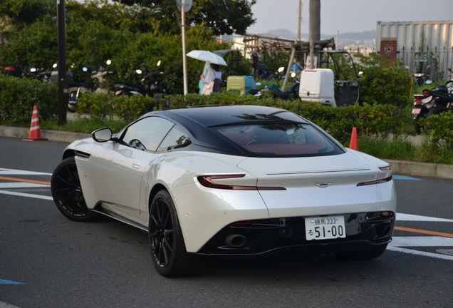 Aston Martin DB11