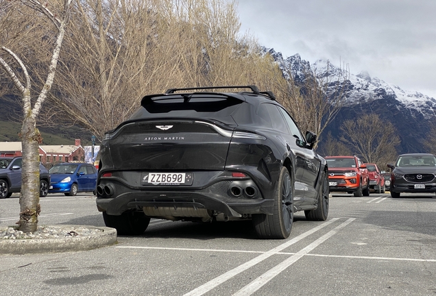 Aston Martin DBX707