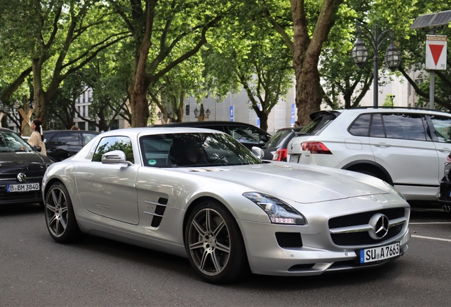 Mercedes-Benz SLS AMG