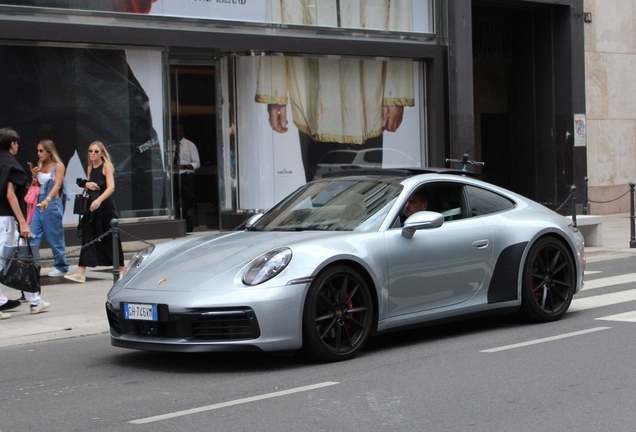 Porsche 992 Carrera 4S