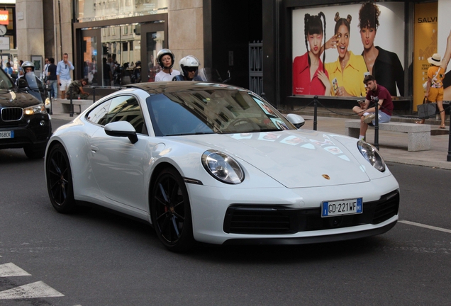 Porsche 992 Carrera 4S