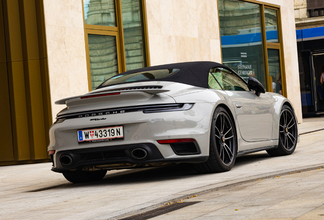 Porsche 992 Turbo Cabriolet