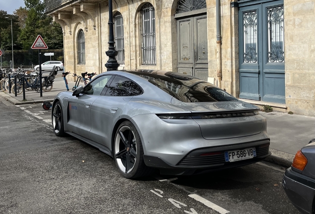 Porsche Taycan Turbo