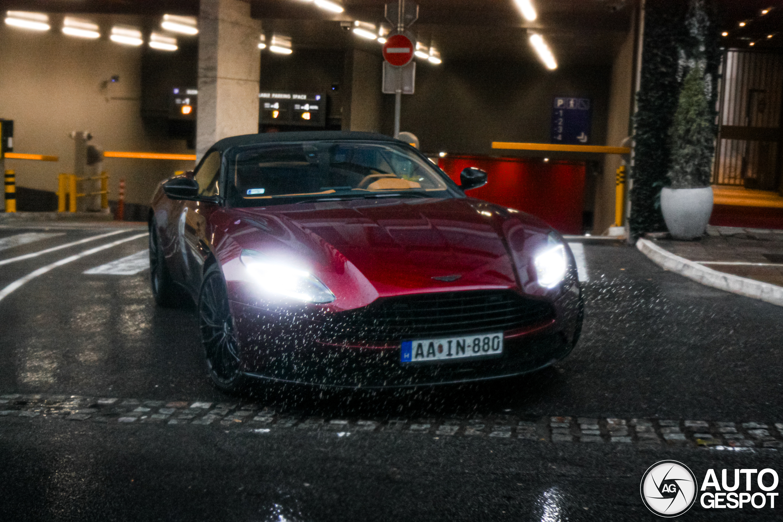 Aston Martin DB11 V8 Volante