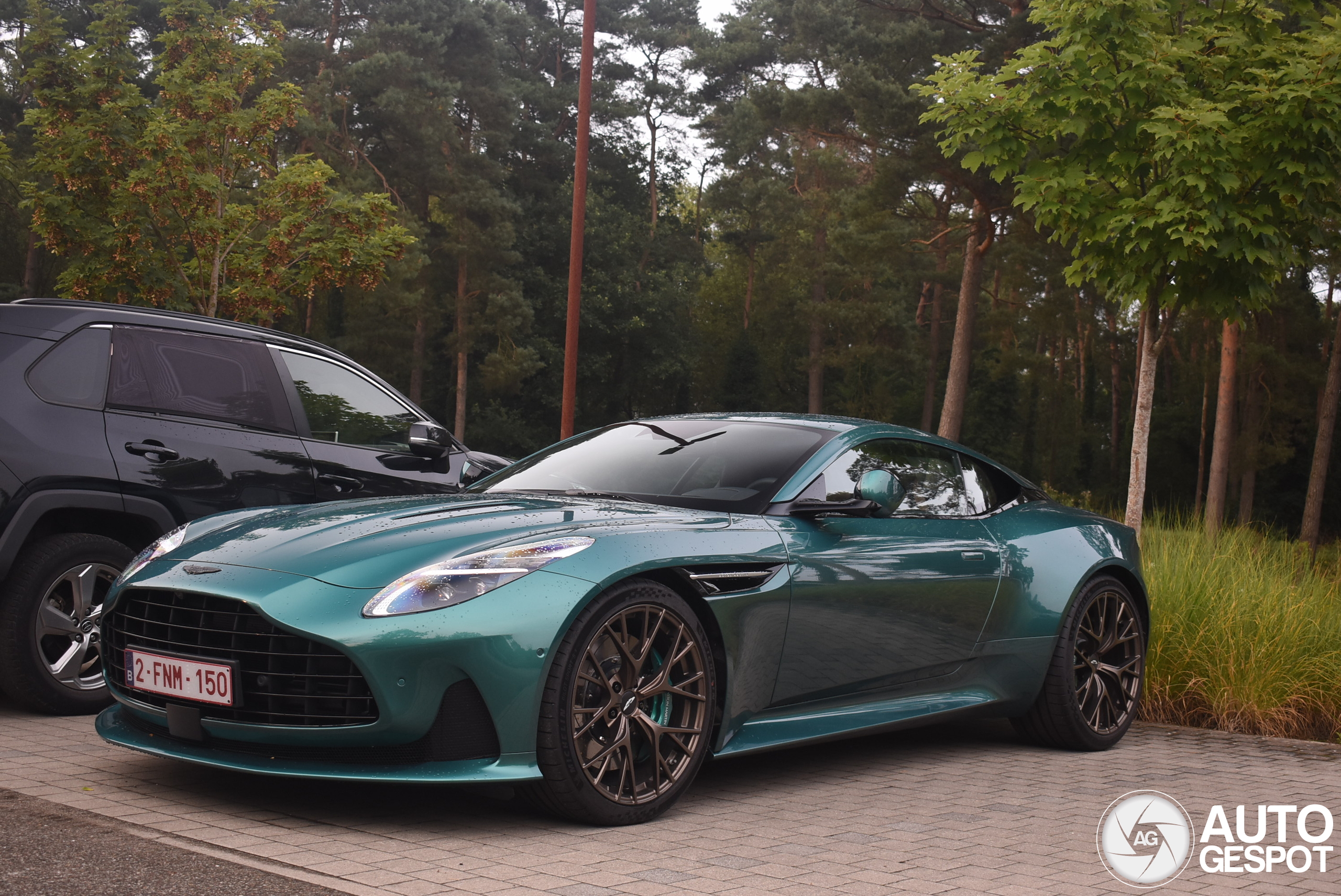 Aston Martin DB12