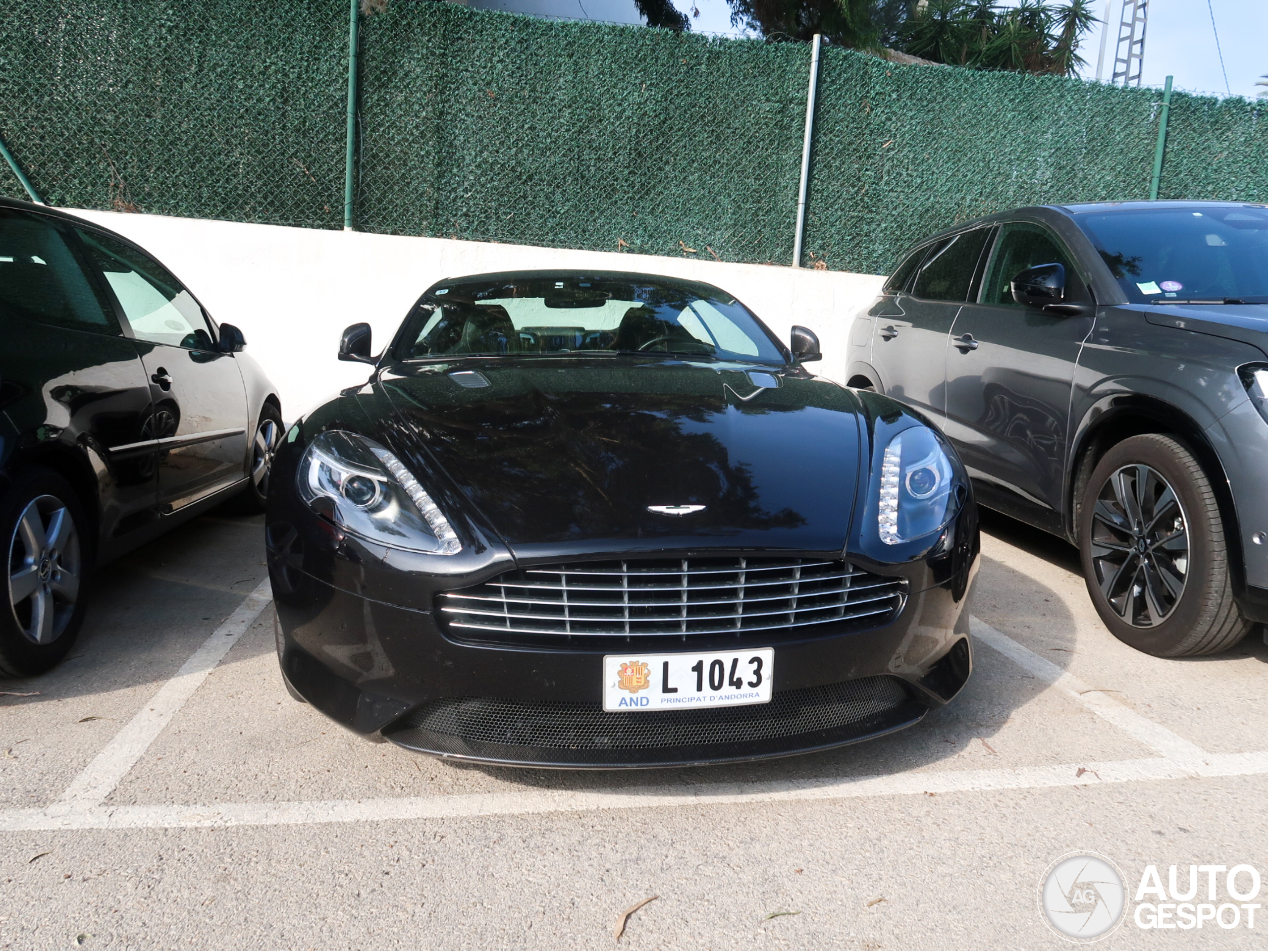 Aston Martin DB9 2013