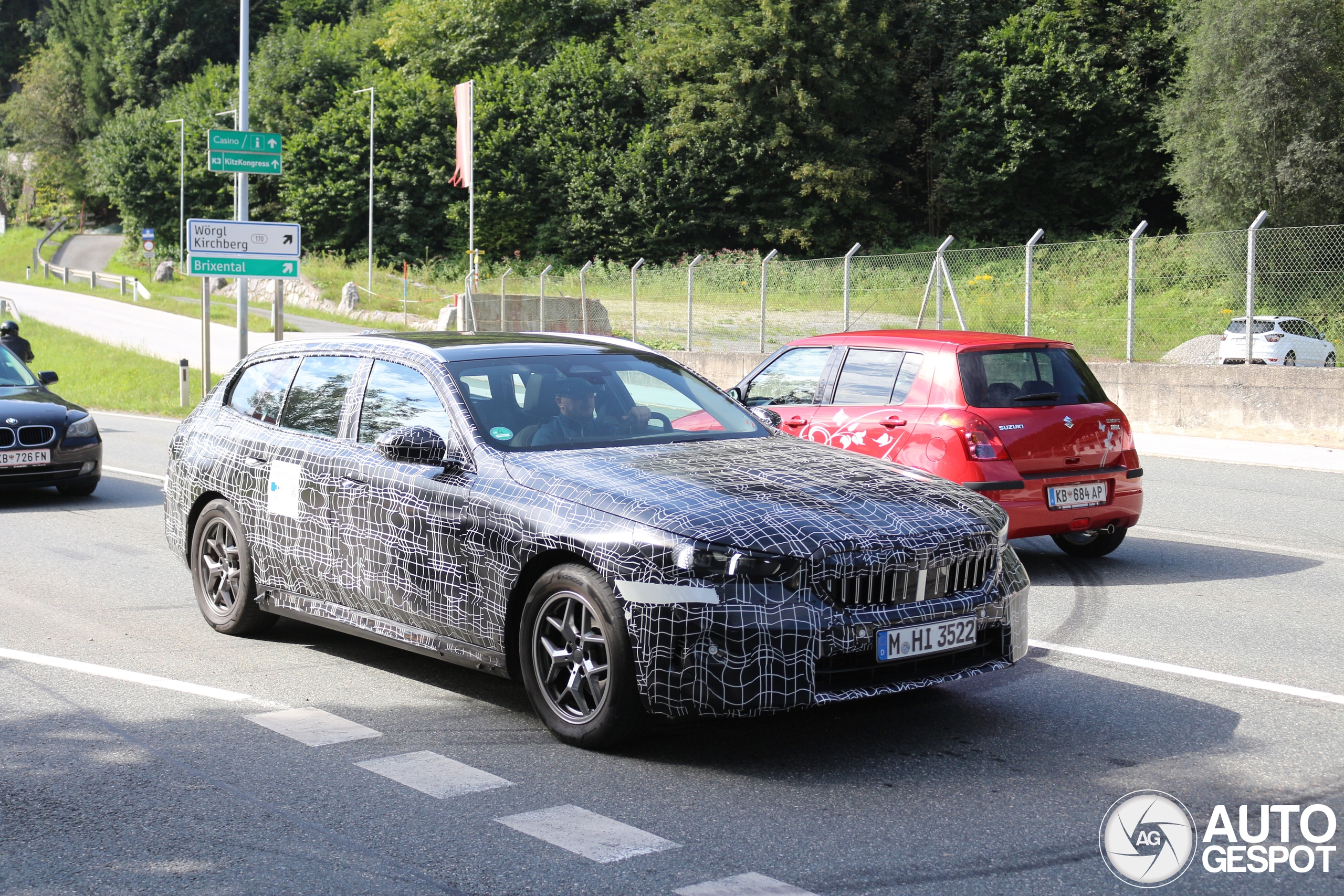 BMW 5 Series G61 Touring Hybrid