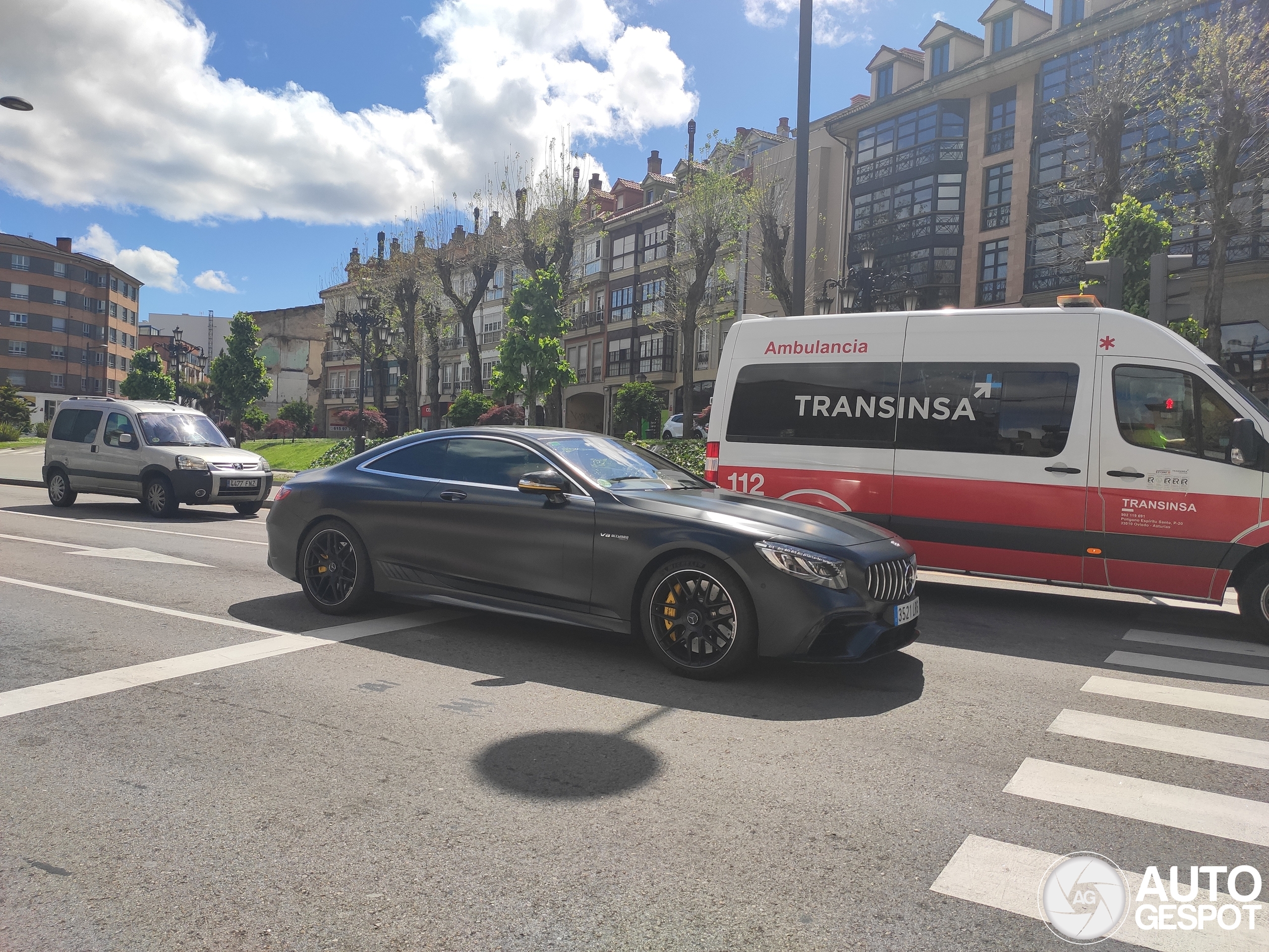 Mercedes-AMG S 63 Coupé C217 2018 Yellow Night Edition