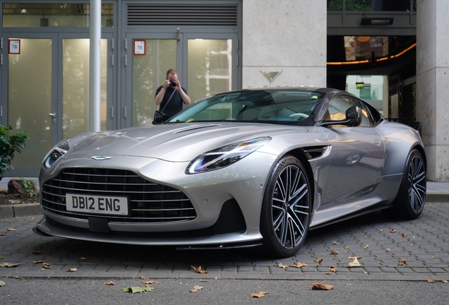 Aston Martin DB12