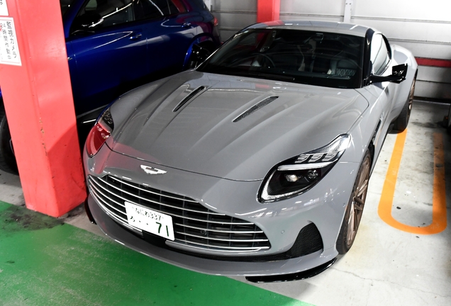 Aston Martin DB12