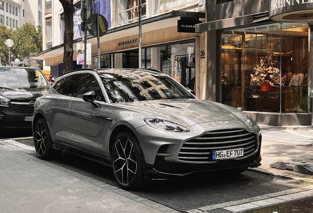 Aston Martin DBX707