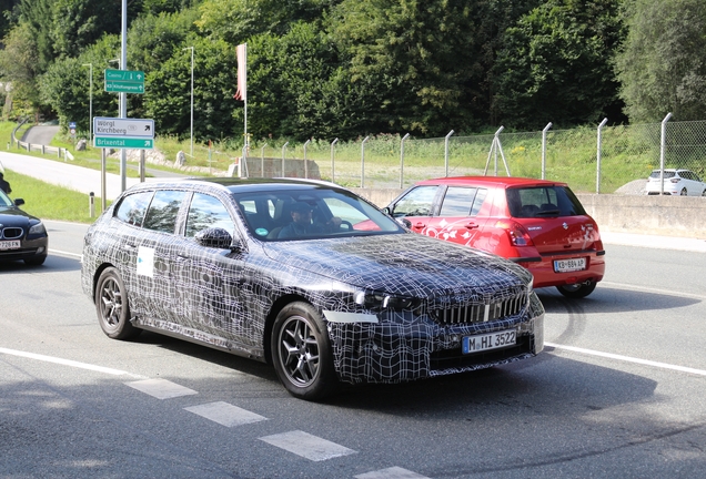 BMW 5 Series G61 Touring Hybrid