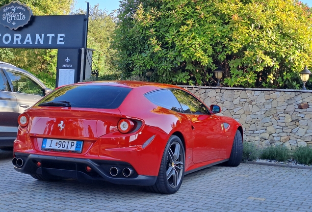 Ferrari FF