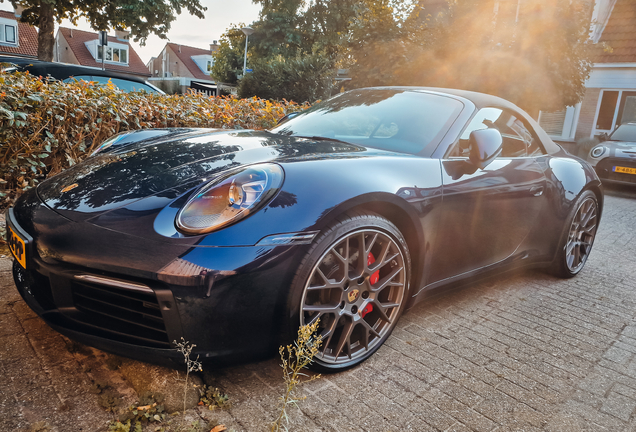 Porsche 992 Carrera 4S Cabriolet