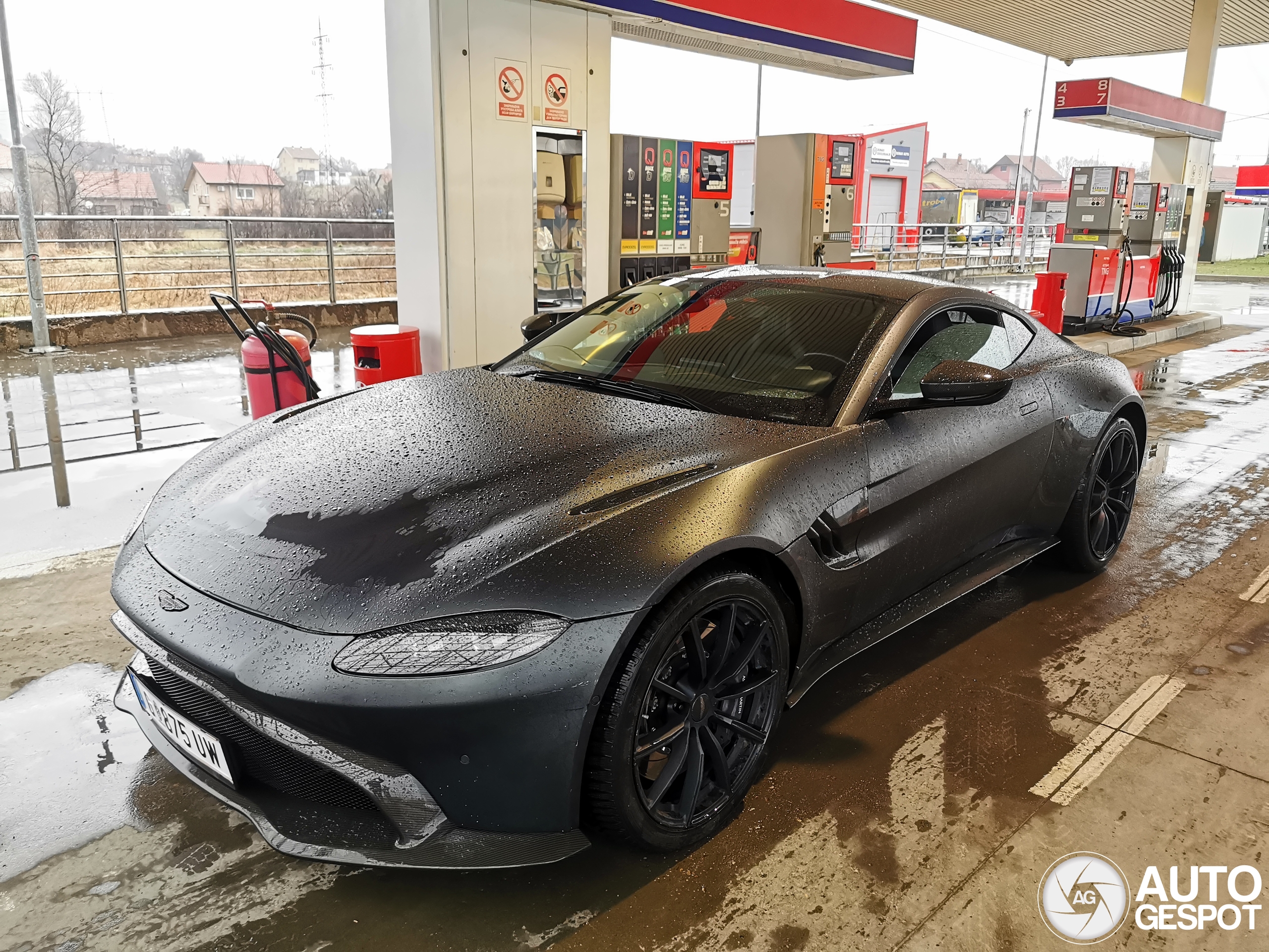 Aston Martin V8 Vantage 2018