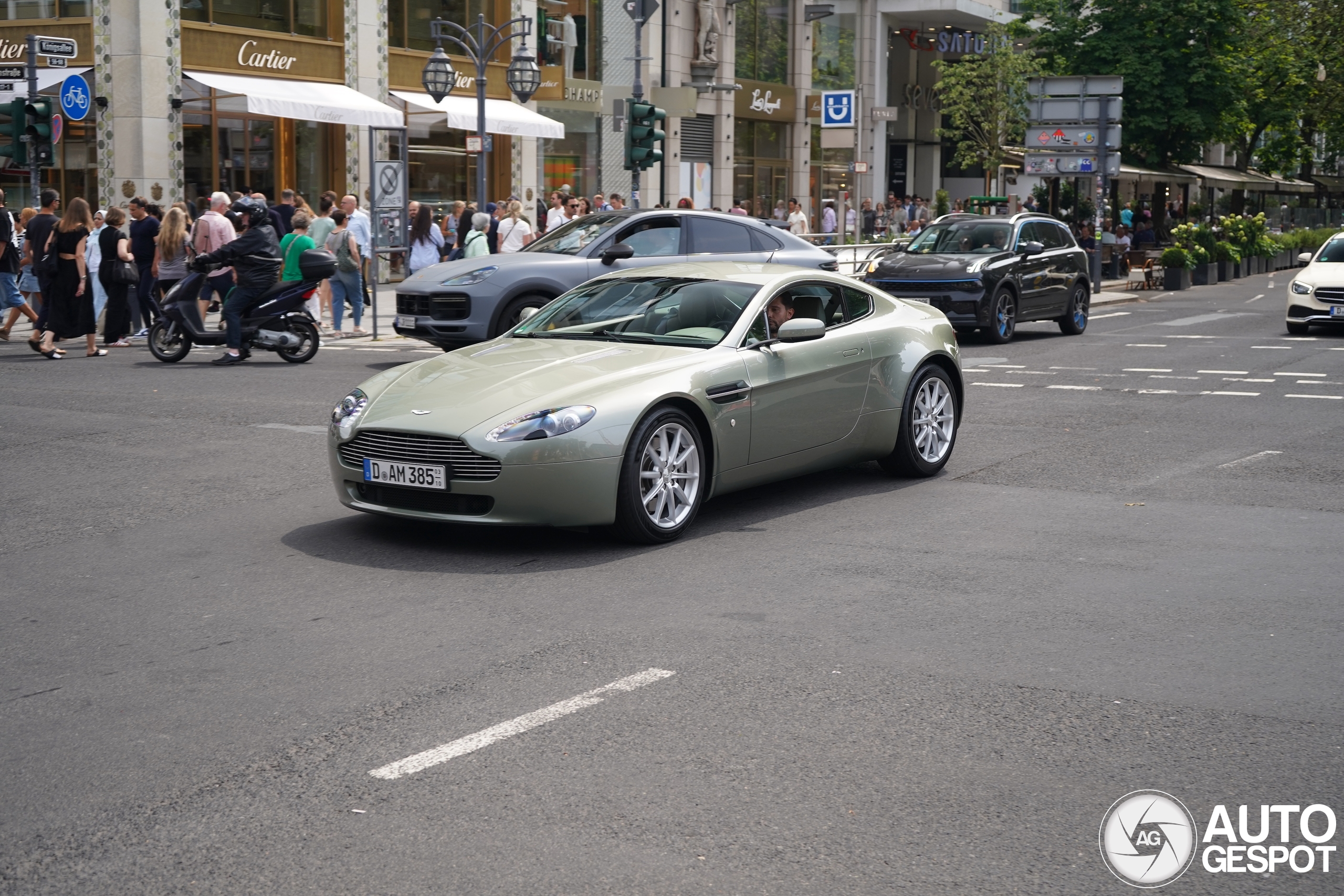 Aston Martin V8 Vantage