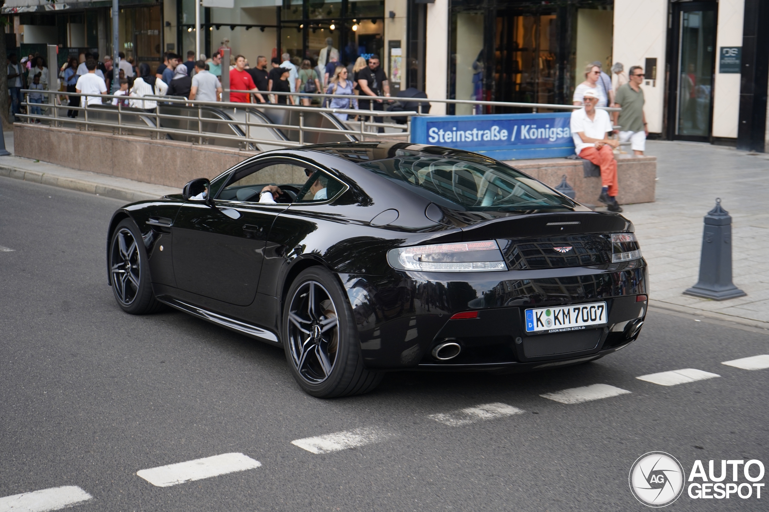 Aston Martin V8 Vantage S